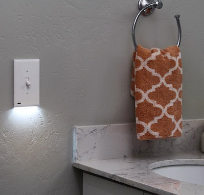 SnapPower LED Toggle SwitchLight, 3-pack (Single-Gang)