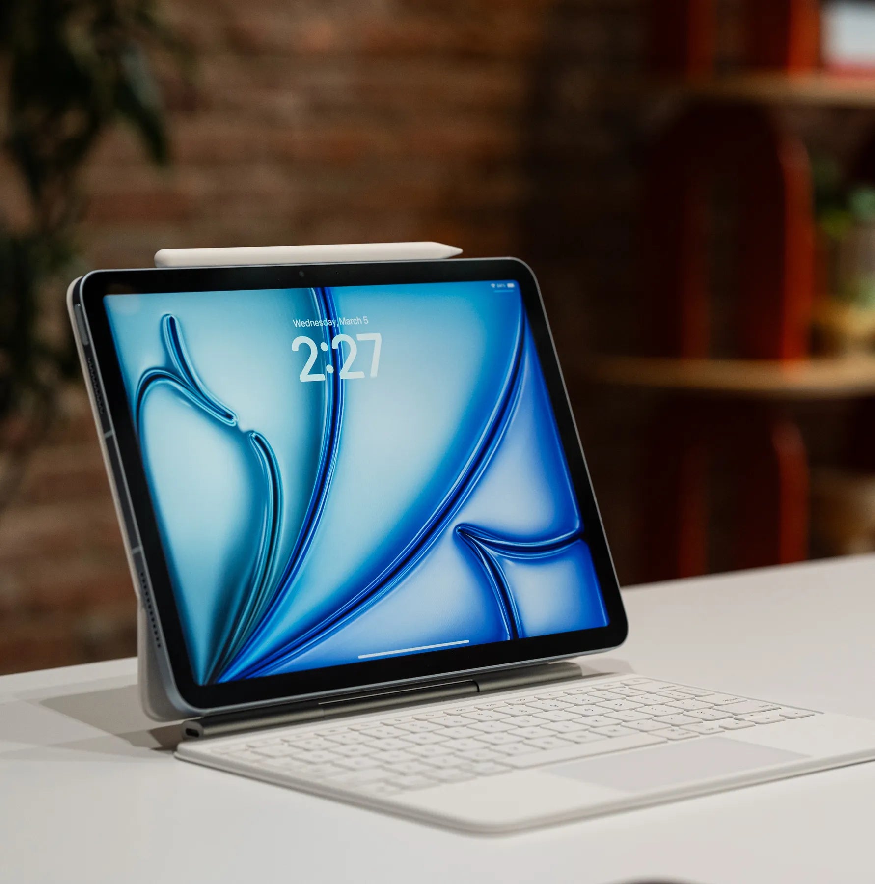 Apple iPad Air  M3 - 13″, 128 GB Wi‑Fi+Cellular Tablet (Space Gray)