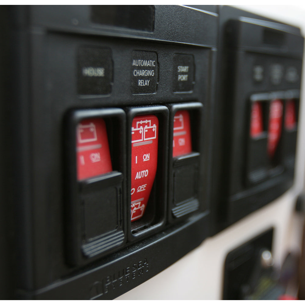 Panel de control remoto Blue Sea 1147 con interruptor Contura de control remoto (2) 2145 y (1) 2146 [1147]