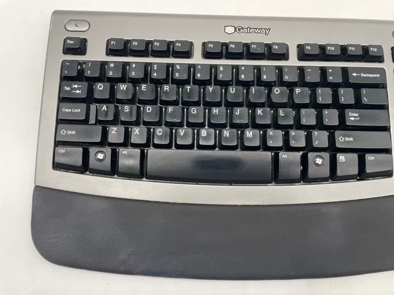 Gateway keyboard and pocket mouse combo